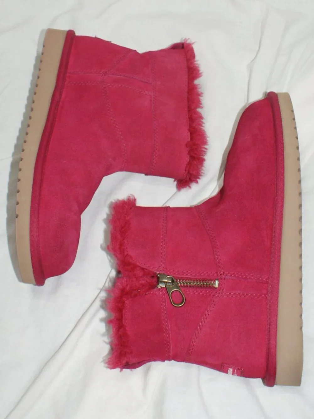 Koolaburra by Ugg Raspberry Pink Short Shearling Boot - SIZE 8 - LIKE NEW